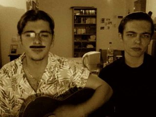 L'autre jour il a plus des bombes