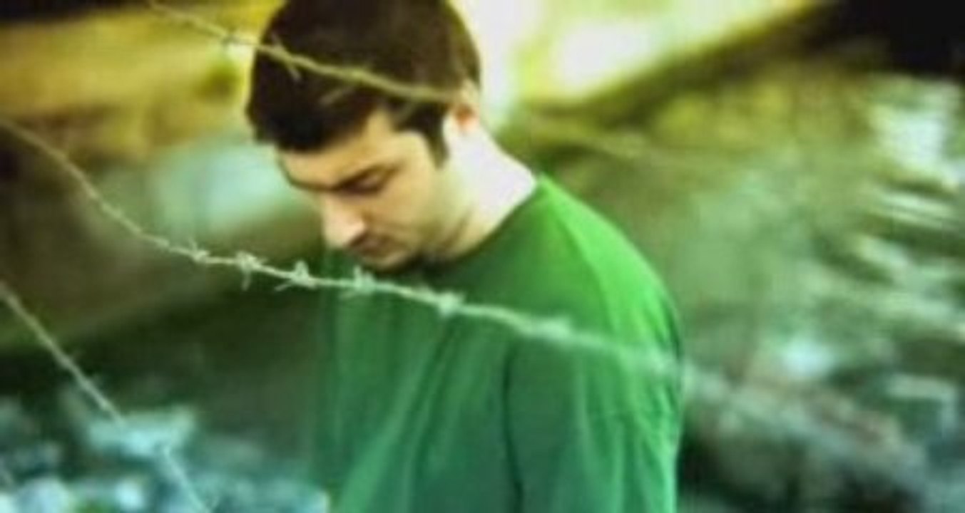 Sansar Salvo - Pisi Pisine Orjinal Klip www.illeglarap.com