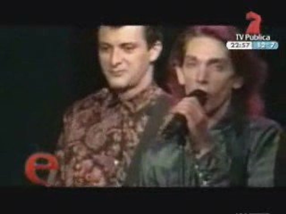 FEDERICO MOURA - UNA LUNA DE MIEL EN LA MANO