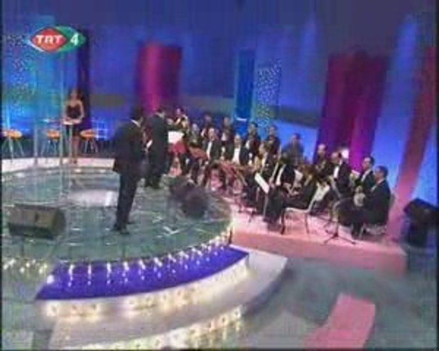 Zekai Tunca - Gülü Susuz Seni Aşksiz Bırakmam