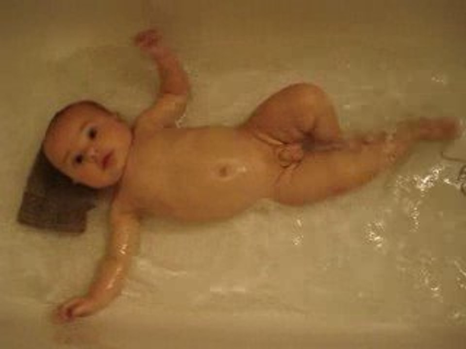 mon ti coeur dan son bain
