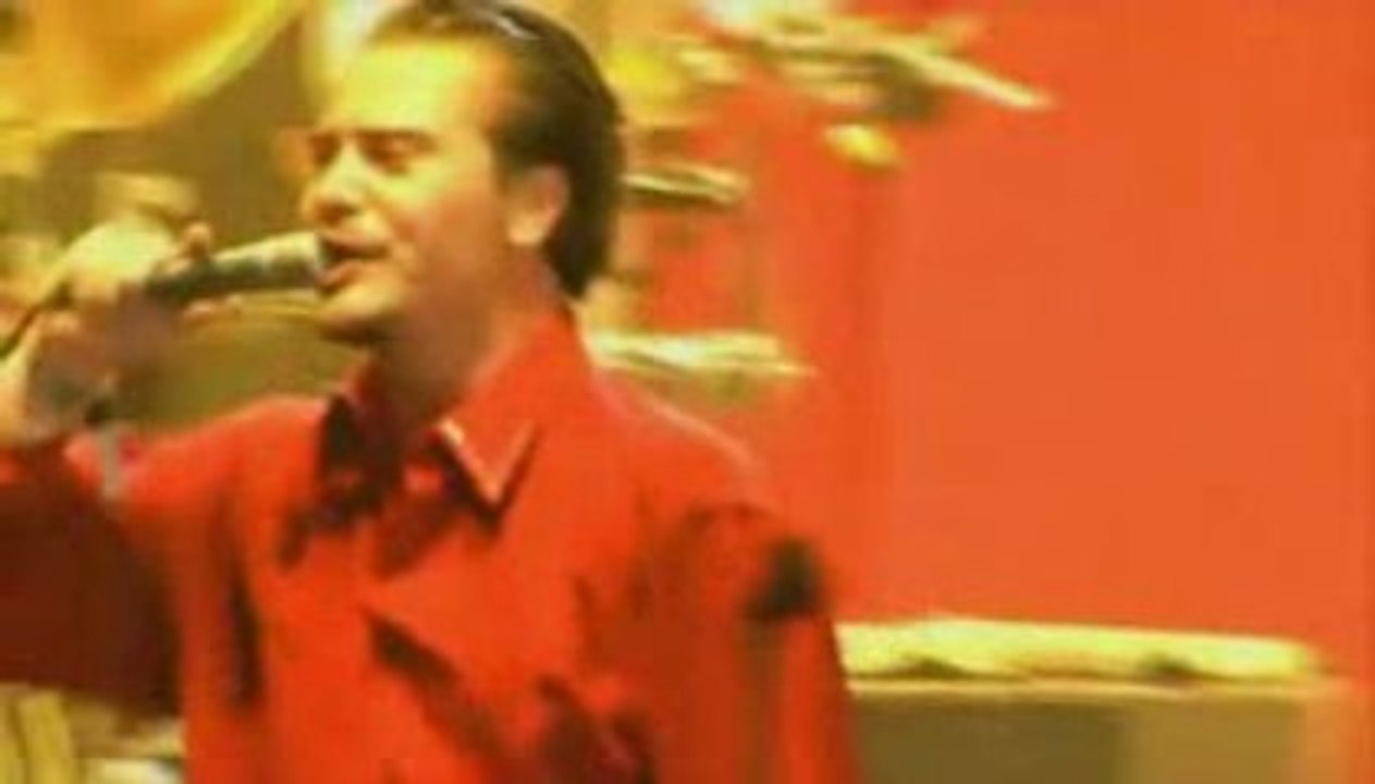 FAITH NO MORE - Introduce Yourself (Download Festival 2009)