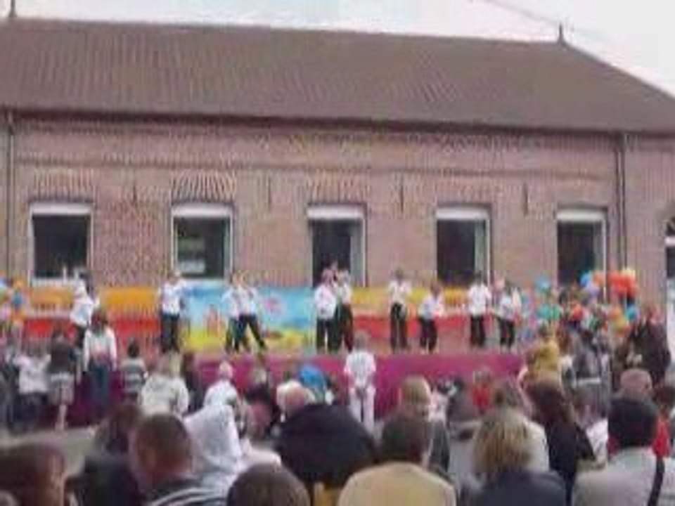 Les CP dansent le Time Warp