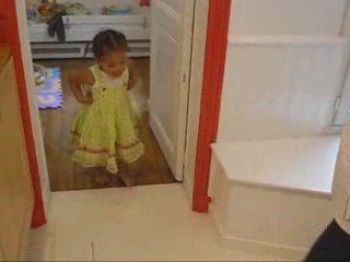 Manon dans a belle robe provencale