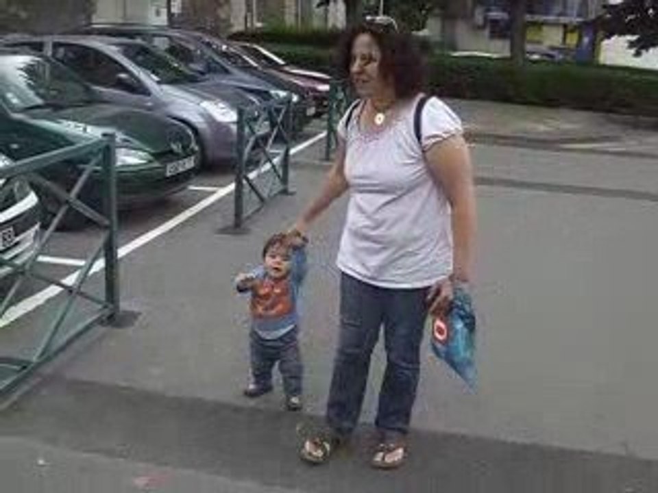 Je marche avec maman