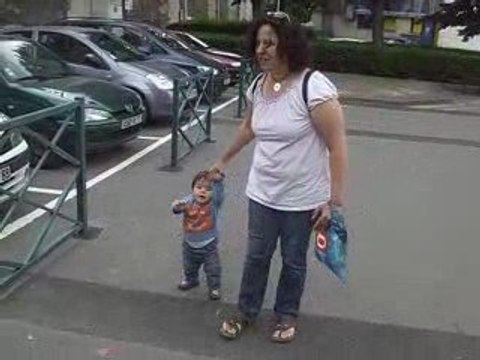 Je marche avec maman