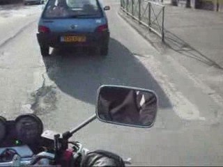 Moto à 2 potes