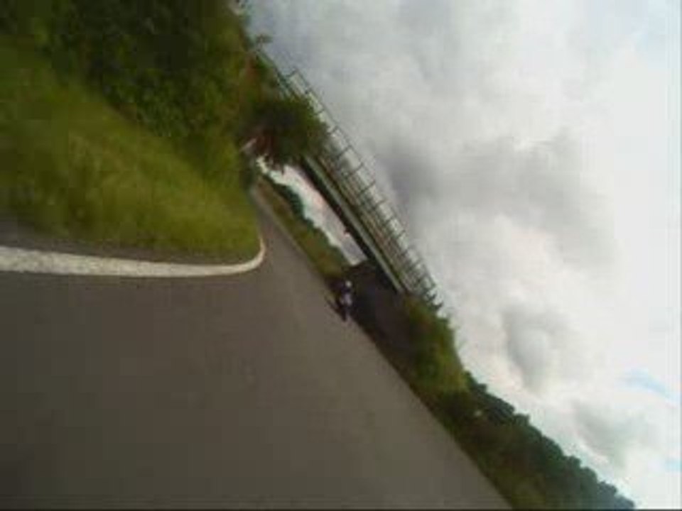 C est qui? qui roule a lezland