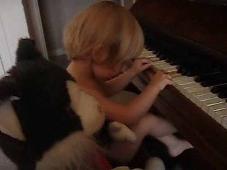 Après le piano debout...