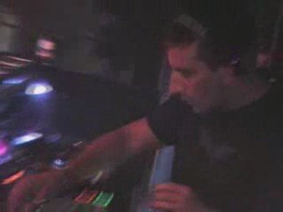 DJ Tonio @ Double Deuce 20-6-09_2