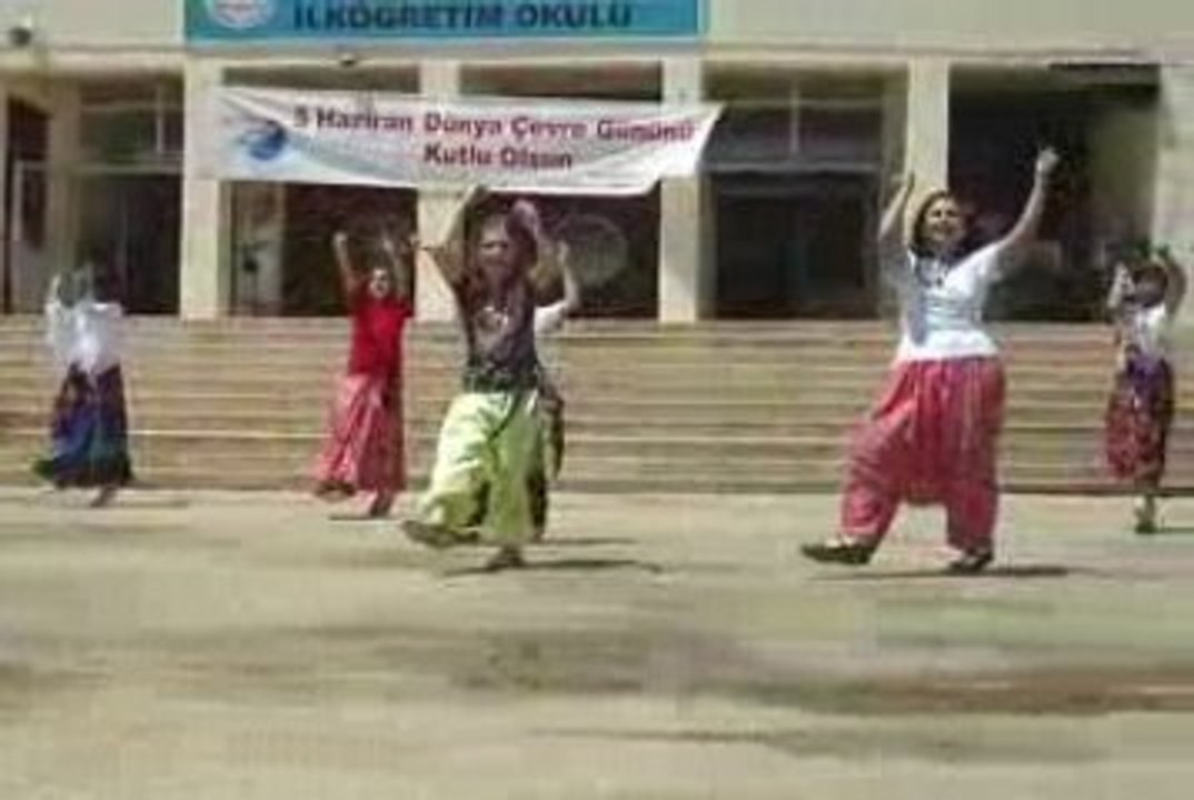 Kardelen İlköğretim Okulu Roman Gösterisi