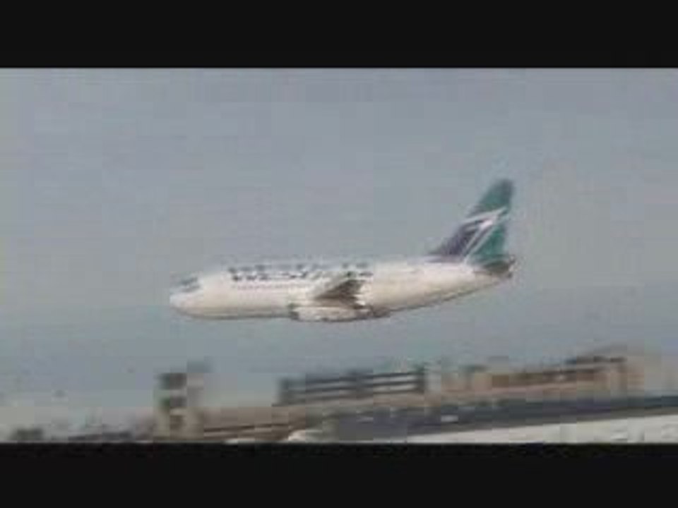 Boeing 737-200 Low Pass - WestJet Airlines