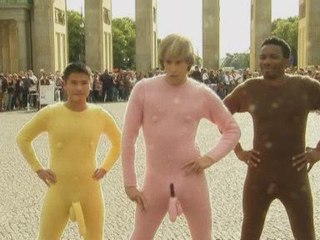 Check out Bruno's latest red carpet outfit!