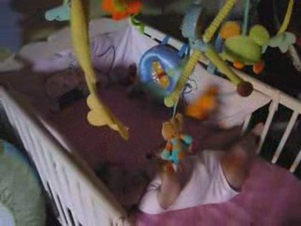 Maely dans son lit