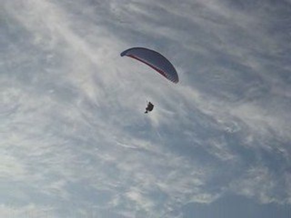Robin tricote dans le ciel... je le suis