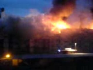 Incendie immeuble BRUYERE au parc st cyr à Elbeuf vidéo 2