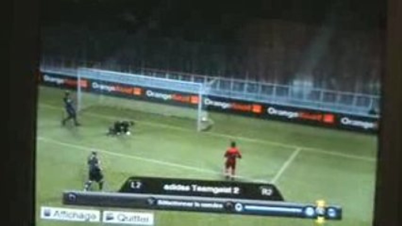 Pirlo controle pied gauche frappe pied droit