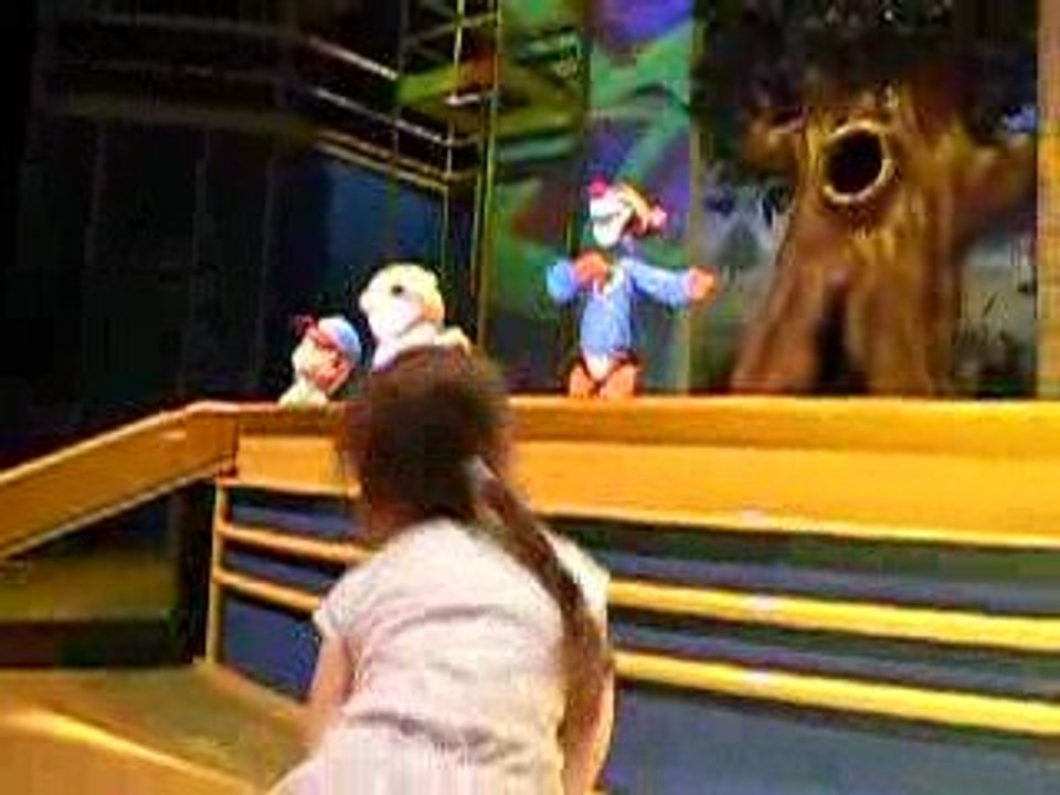 Madeleine pendant le spectacle playhouse.