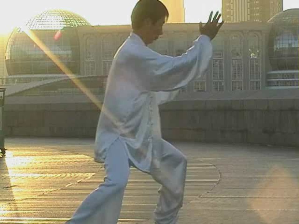Shanghai. tai ji.