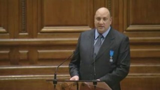 4/4 - M. Renouard de Vallière décoré à la Sorbonne