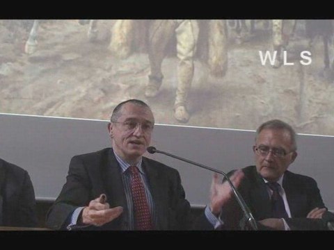 Paul-Marie Coûteaux LE KOSSOVO SUR LE CALVAIRE .