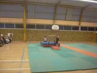 Elsie, Lucile et Célia au saut